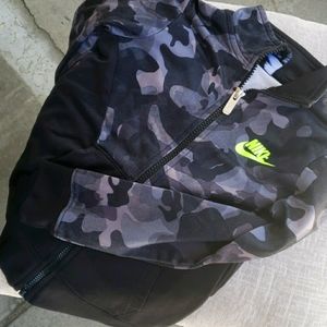 Nike sweater